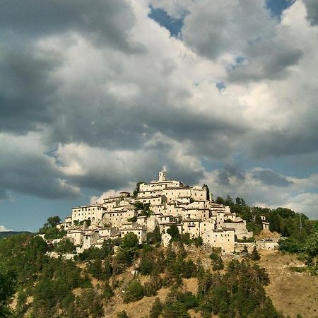 Albergo Diffuso Crispolti Labro Екстериор снимка
