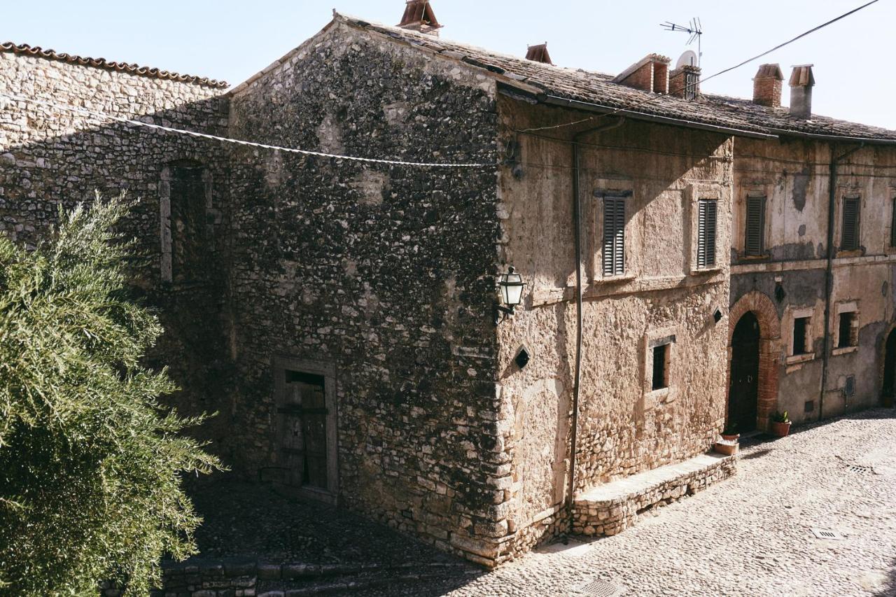 Albergo Diffuso Crispolti Labro Екстериор снимка