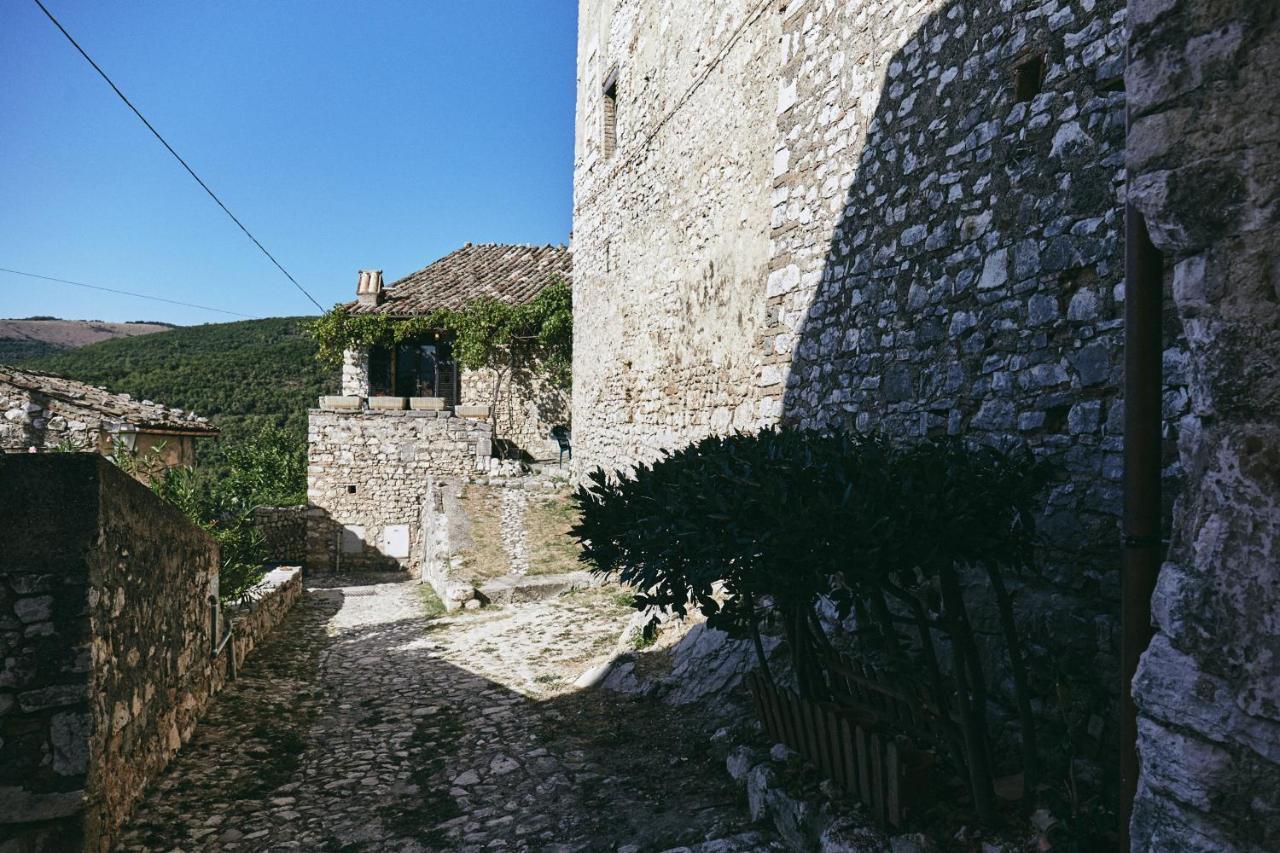 Albergo Diffuso Crispolti Labro Екстериор снимка