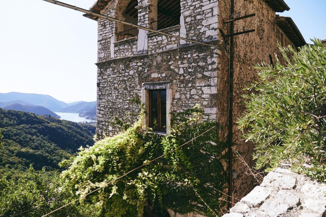 Albergo Diffuso Crispolti Labro Екстериор снимка